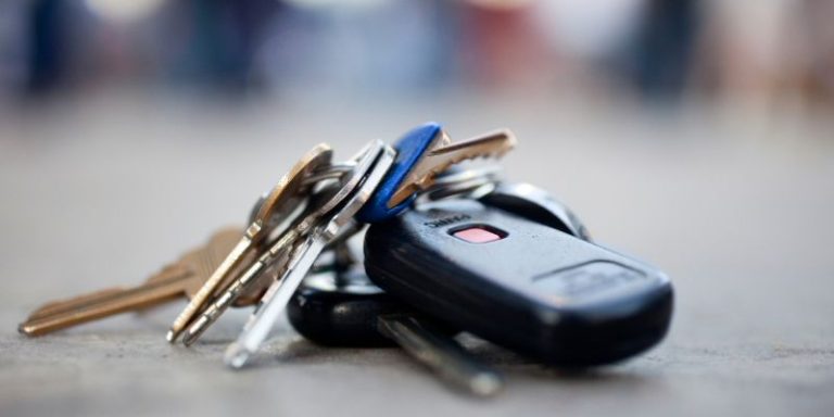 Do Car Keys Need Batteries