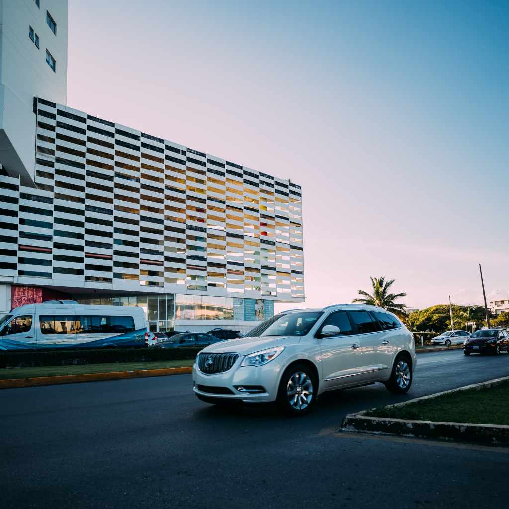 Pros and Cons of Driving an EV on Florida Toll Roads